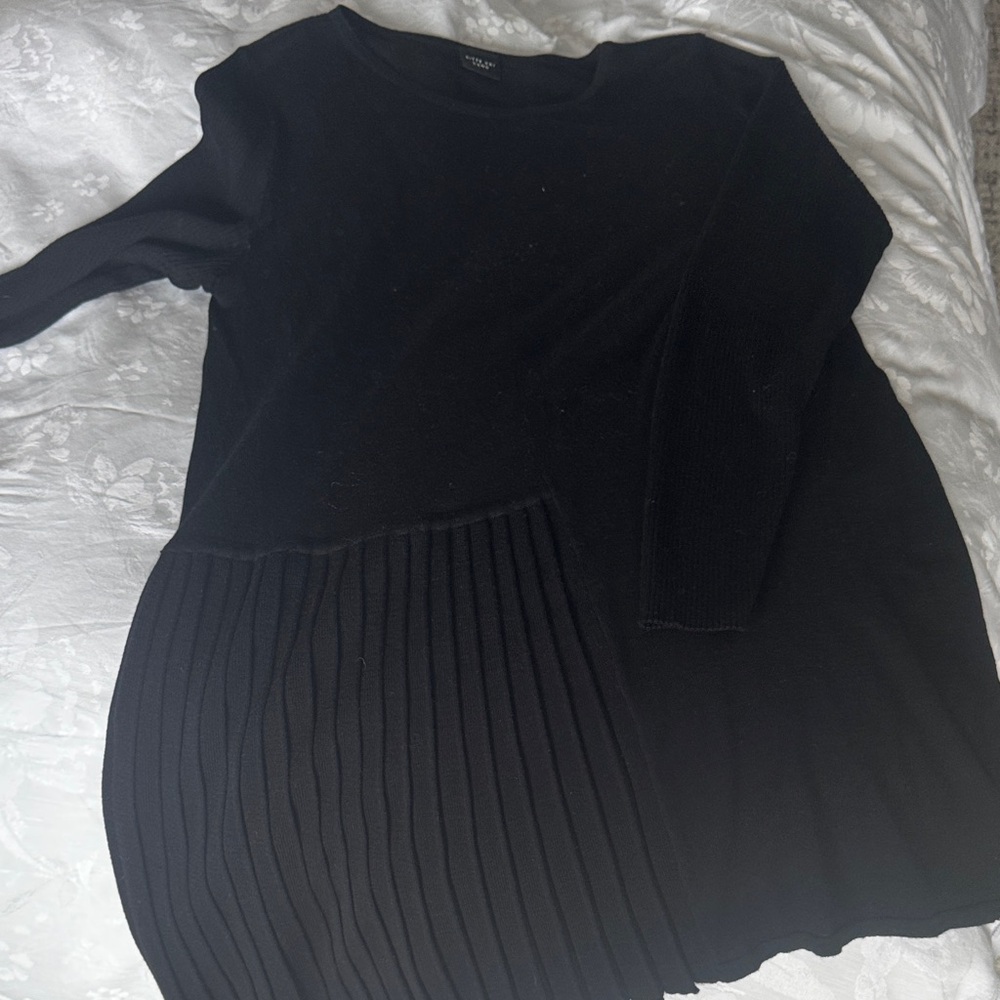 Black Pleated Hem Knit Dress